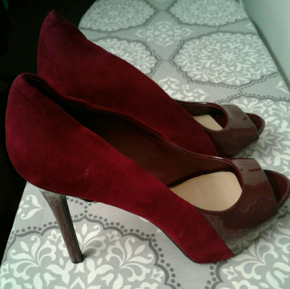 Red Jessica Simpson Heels in Scarlet